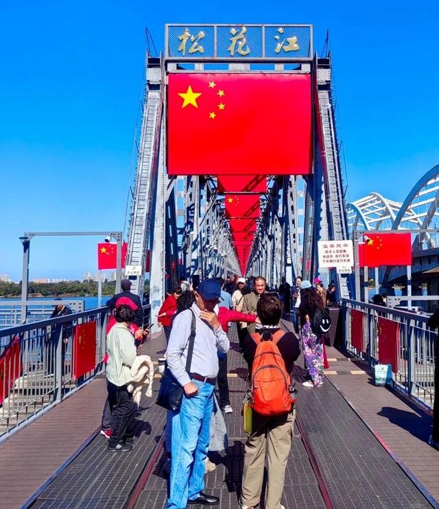 小城“十一”也逆袭，24亿人次涌动！中国城市旅游格局正在洗牌