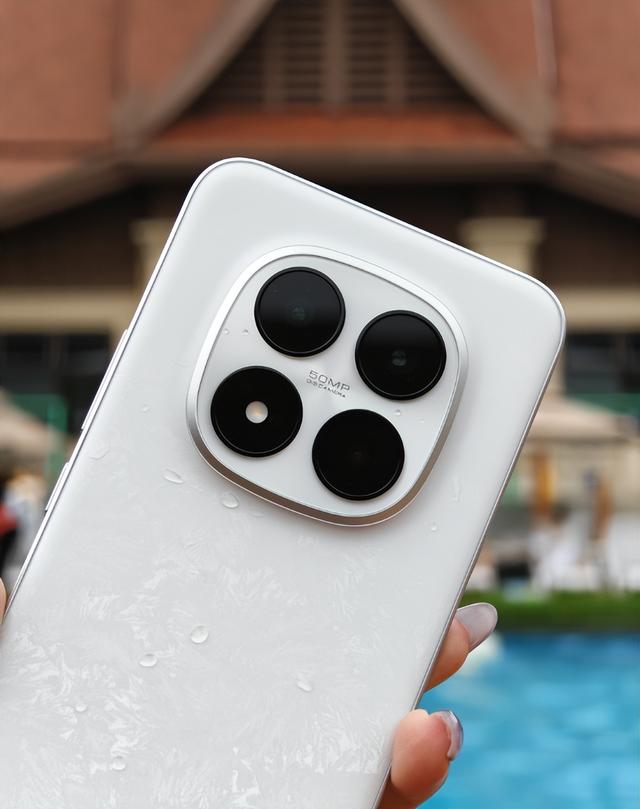 REDMI Note 15 Pro + 深度评测：全能硬核，耐用与体验的越级之作