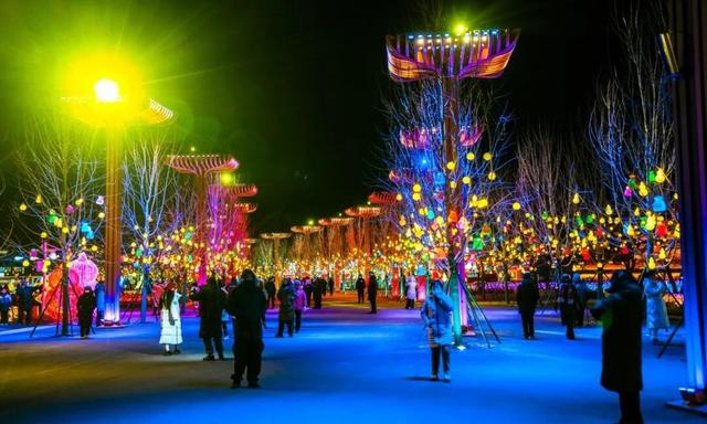 奇幻灯节来袭：孙悟空亮相北京世园，夜色中的神话之旅