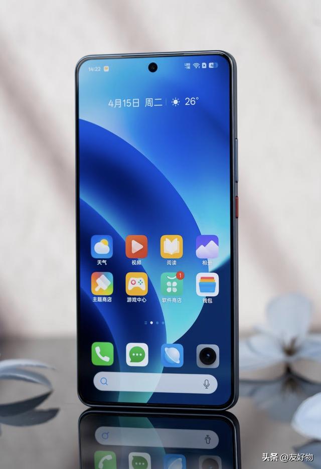 2亿像素潜望长焦加持！真我GT8pro要“以下犯上”克制OPPO