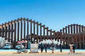 五月一日的锦州世博园，迎来大批游客，而满园的花海也不负期望图片