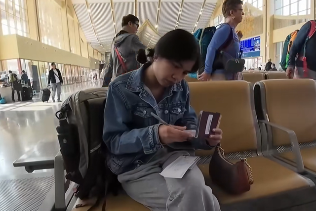 爱尔兰情侣带着偏见来中国旅游，结果不到二十四小时就被打脸三次