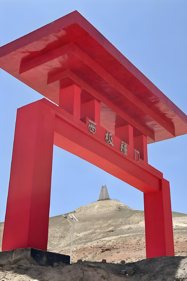 比喀什更西，中国最西边的小城，晚上22点太阳还没下山！