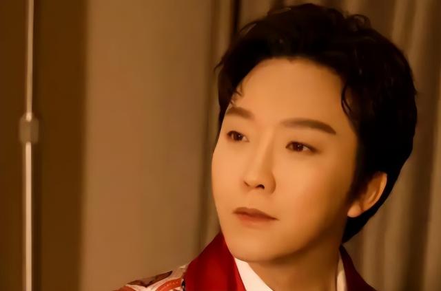 人狂必有祸！47岁的“跳梁小丑”李玉刚，终为自己的行为付出代价