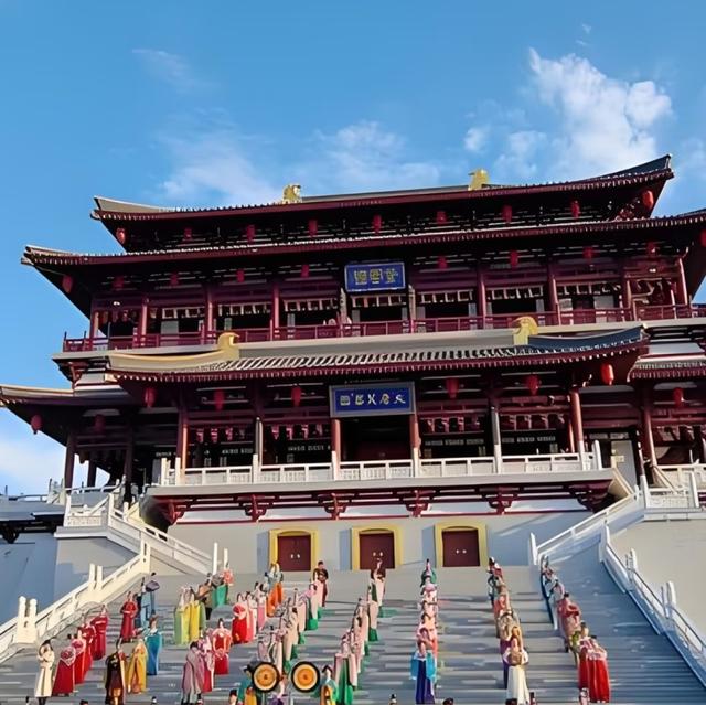 我是上海人，游旅游景点大唐芙蓉园，穿唐装逛集市感受唐代味