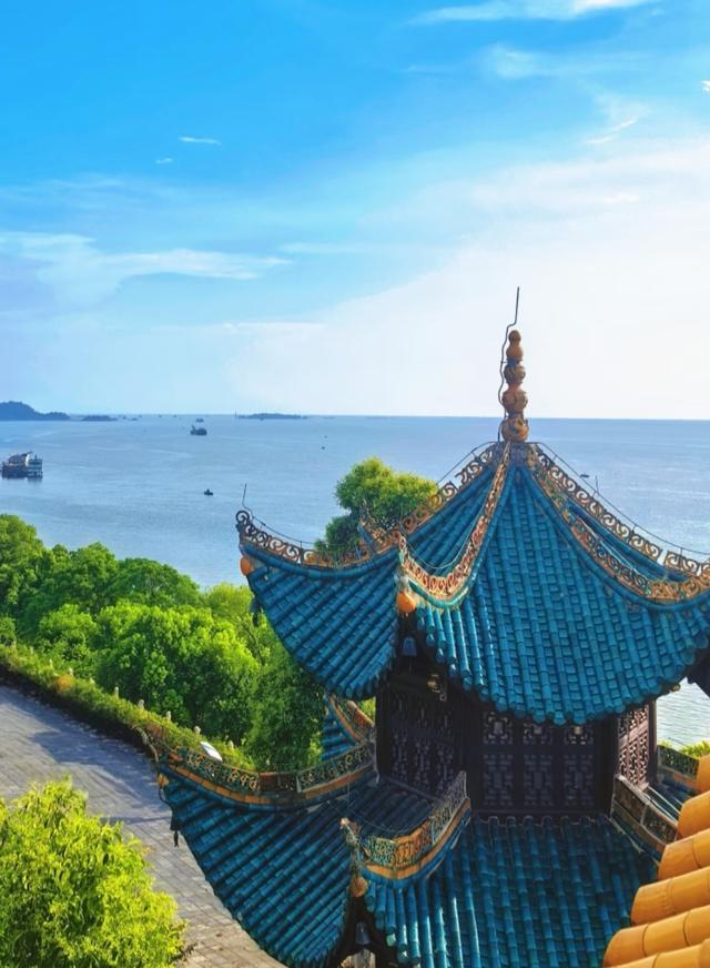 退休后每月逛一城，坐动车去岳阳慢慢逛，玩三五天很合适