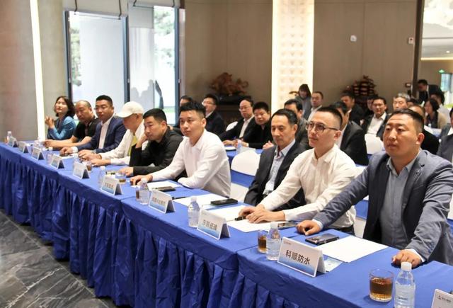 明伦·花漾美郡：我和他们官宣了