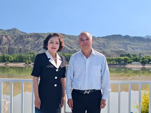 著名诗人在青海：海东
