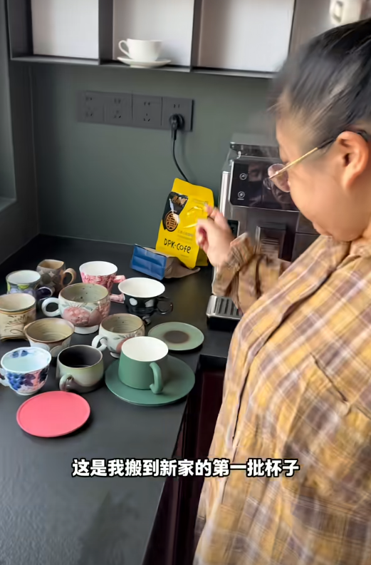 胡老师：承认被反噬，家里堆积如山，真实情况场面壮观 网友：