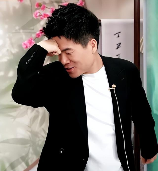 俞敏洪没想到，董宇辉受邀九三阅兵半月多，再因一个举动口碑暴涨