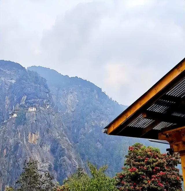 北京大姐爱上小19岁僧人，豪掷500万盖寺庙，婚后12年现状如何