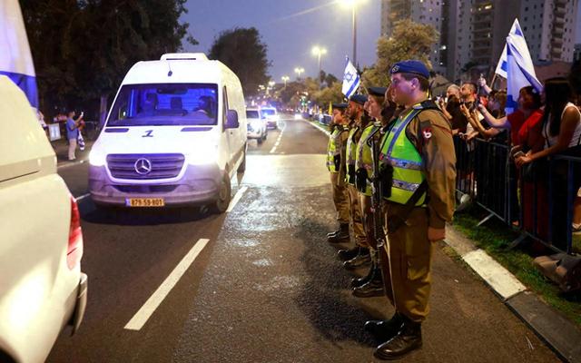 哈马斯挖掘视频曝光！11年煎熬终落幕，以色列士兵遗体回家