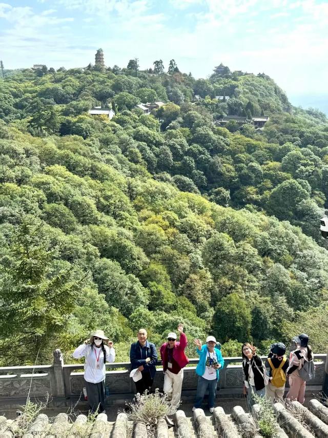 “环西部火车游·崆峒号”再启九月白露康养之旅