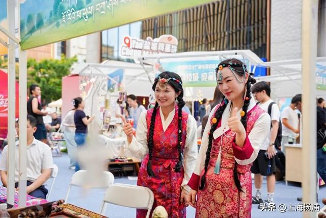 这个周末，玩转雪域风情装扮的大学路！