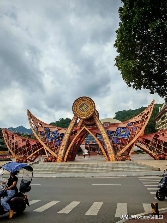 开着房车避暑季：金秀县城是山水瑶城景区，一场房车与自然的邂逅