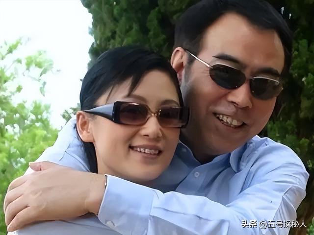长得太美被导演占为己有，4年后生下大明星儿子，17岁就成男一号