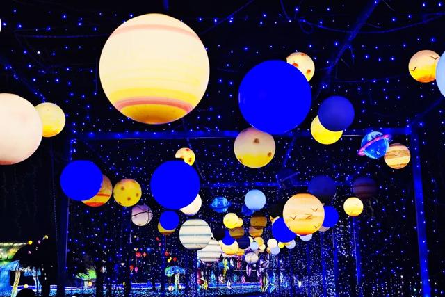 桂林：首届非遗千灯游园，光影艺术璀璨盛宴！