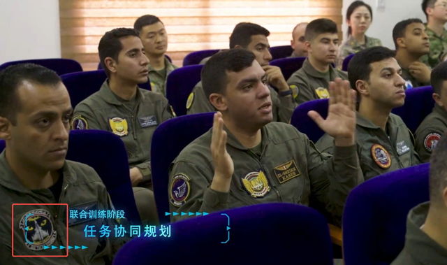 歼10C奔袭3千公里与土豪联训，台军看到机型两眼一黑，底牌全漏了