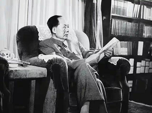 毛主席只用一句话，就点破武则天无字碑：原来我们猜了千年都错了