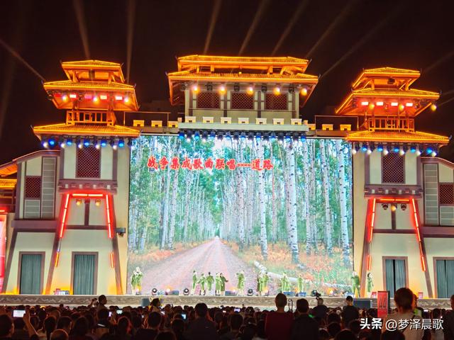 铁火映山河 中俄共华章 云梦国庆夜空中绽放文明对话