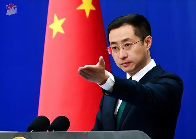 翻脸比翻书快，泽连斯基突然通知中国，准备迎接乌克兰的最新制裁