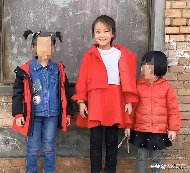 没钱还硬装？宁夏一笑成名拒绝百万签约的小女孩，现在成了这样