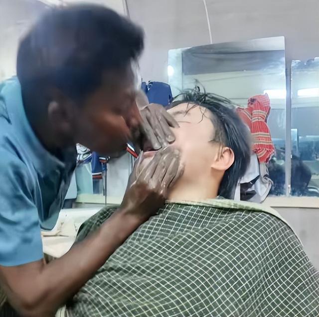 湖北小伙给孟加拉大叔办中国签证，没想到竟然查出有15万的高利贷