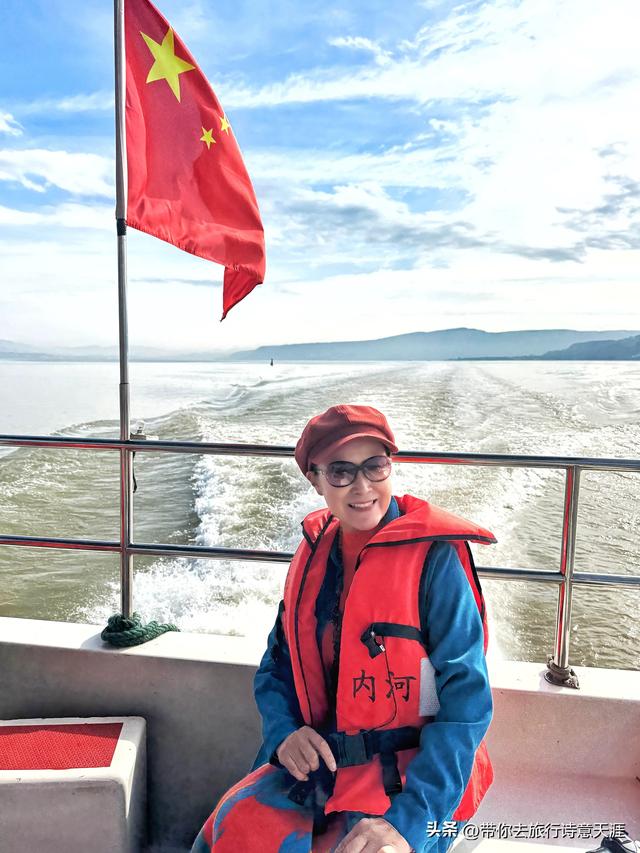 甘肃刘家峡水库，乘船游览黄河峡谷风光