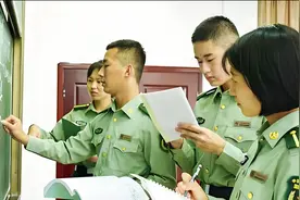 一定不要大学在校去当兵图片