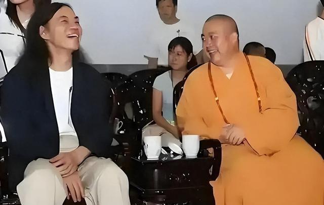 释永信落马，最惨的不是被“开光”的女星，而是捐了46亿的蔡志忠