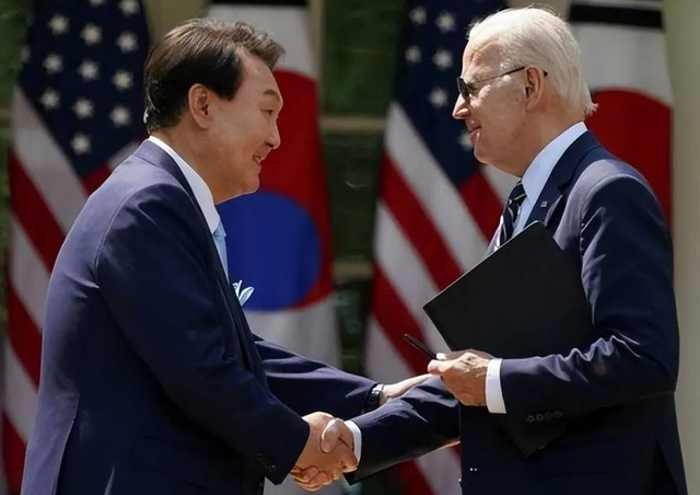 吃完了酒席，李在明启程离京，临走前终于对华改口	，一个时代告终