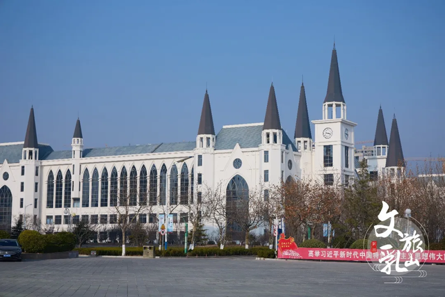 「冬游乳山」在大学里对话世界，在烟火中拥抱海风