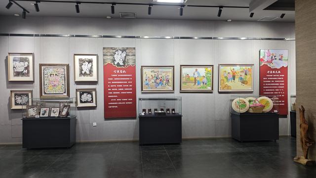 双鸭山市博物馆一楼两展厅每天延长开放至晚8点