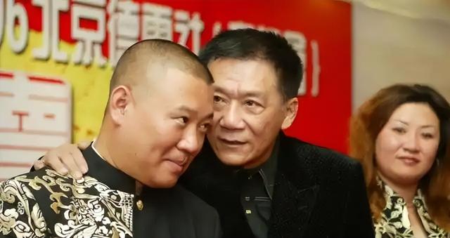 侯耀文离世17年，昔日小20岁娇妻，被侄儿“撬”走多年后如今怎样