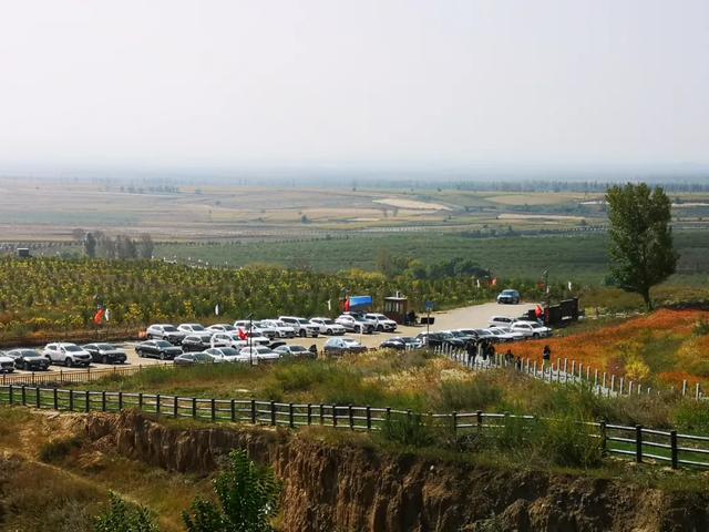 “秋日左云”美出圈!长城一号旅游公路成寻秋打卡热门地~