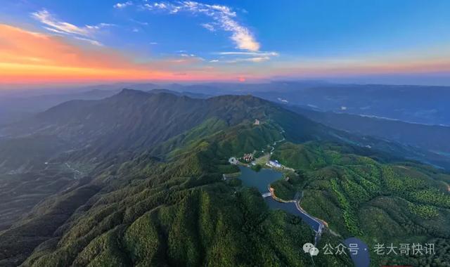 雪峰山:十年磨砺铸就世界名山,英雄之魂永耀山川大河