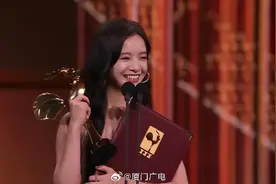 李庚希成最年轻金鸡影后，电影男主角深夜发文图片