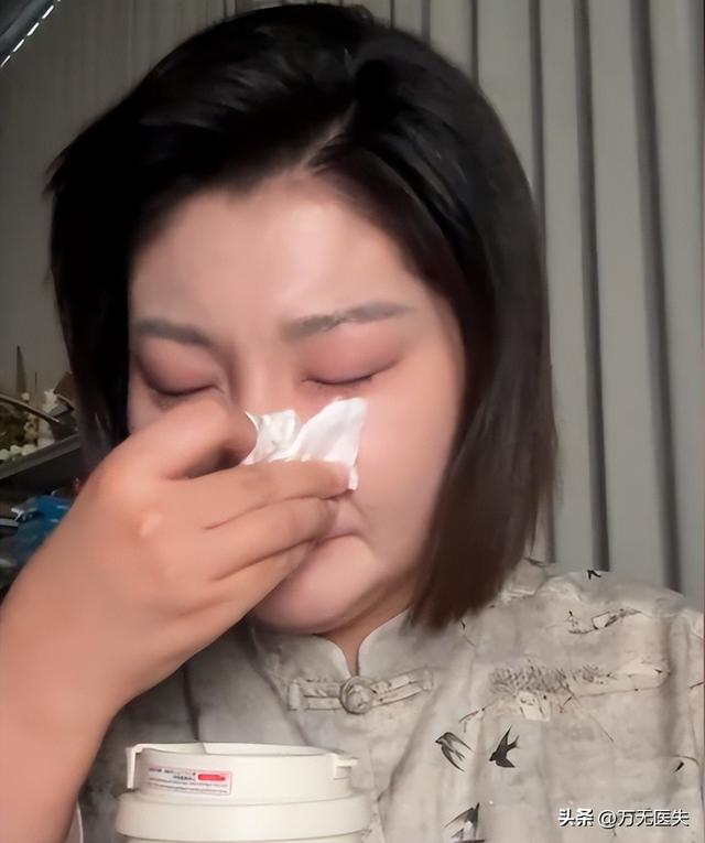 王暖暖坠崖离婚案一审结束！现场抹泪致谢，丈夫泰国服刑视频出庭