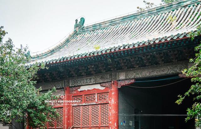 北京国宝级王府，曾经每年开放一天，如今腾退后破败不堪一片狼藉