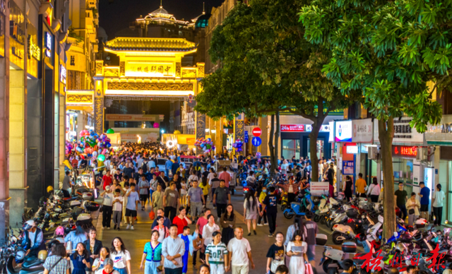 “是个夜游的好地方”……梧州积极打造特色夜间消费新场景