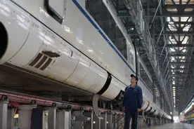 5分钟即可完成全身“SPA”！动车组原来是这样“洗澡”的…图片