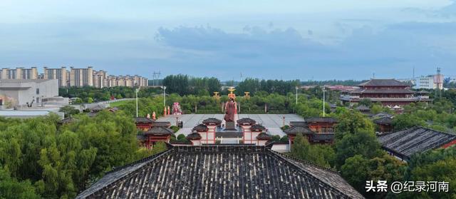 聚焦于旅游领域，会发现，菏泽在诸多层面着实难以与商丘相媲美