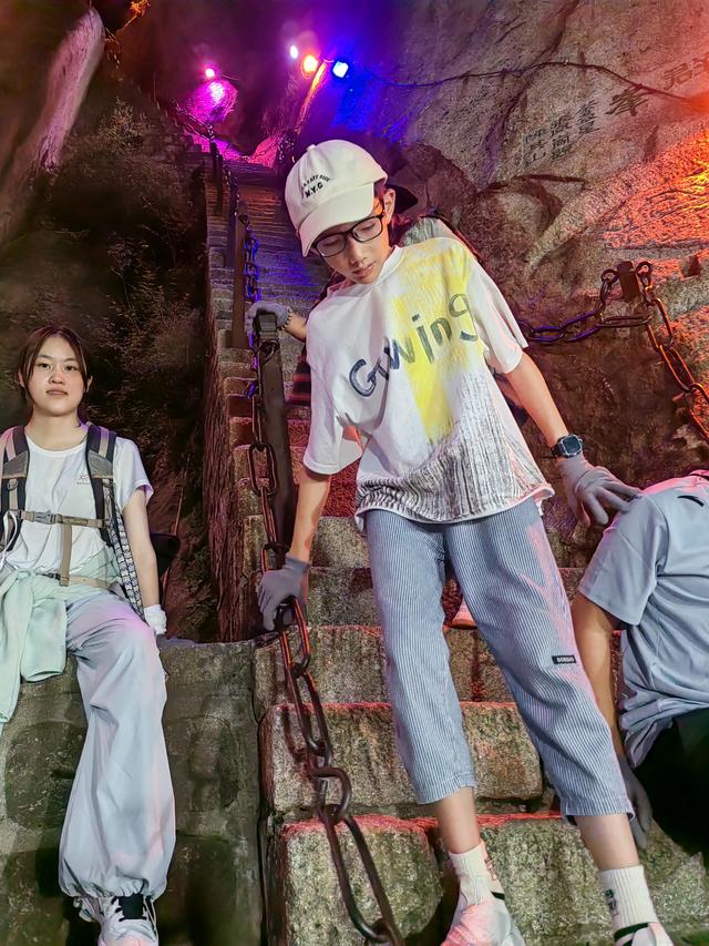 华山行记：14公里的陡峭与成长