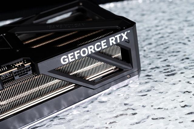 iGame RTX 5090 D v2火神显卡评测：凌厉方正硬汉！性能依旧能打！