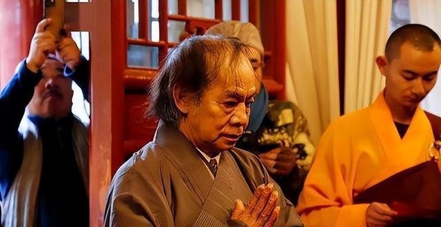 拔萝卜带泥！释永信倒台后，最惨的不是女明星，而是捐了46亿的他