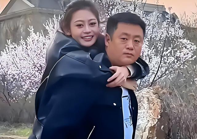宋晓峰女儿被曝在三亚点男模！吃干抹净不付钱，老父亲的脸丢尽了