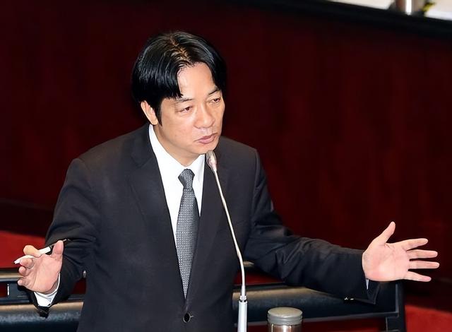 郑丽文见完美方后，送两岸一句话，美军火运往台岛，中方主场反击