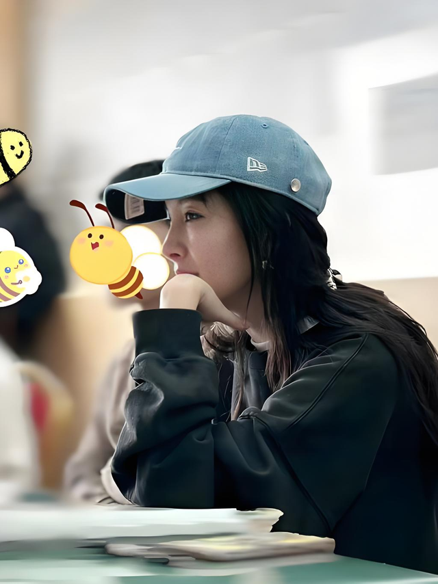 杨幂baby旧照曝光！万万没想到，女明星私下里陪大佬吃饭都是素颜