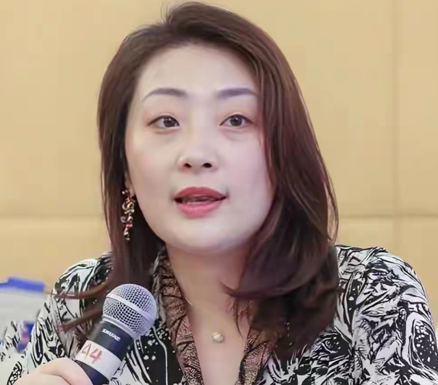 心腹突然离职！宗馥莉再遭重挫：她船还有没沉，老鼠就先跳船了？