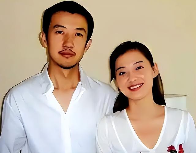 吃梅婷6年软饭，“出轨”李小冉惨遭断手断脚，今与梅婷天差地别